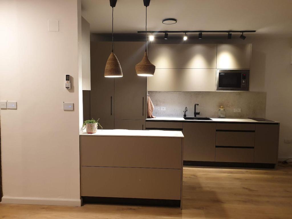 שירה ישעיהו שירה ישעיהו