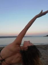 .Yoga & Ko