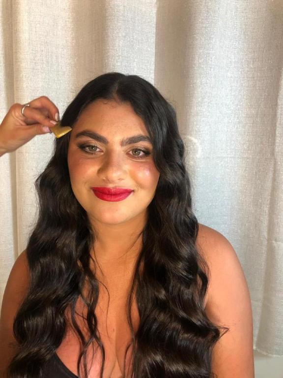 שני מאפרת שני מאפרת