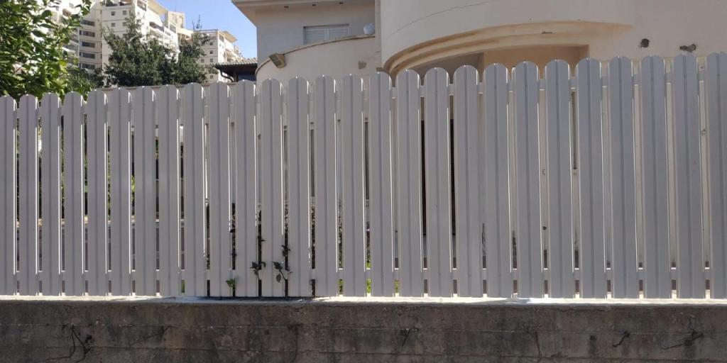 בית הגדר והשער בית הגדר והשער