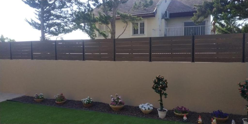 בית הגדר והשער בית הגדר והשער