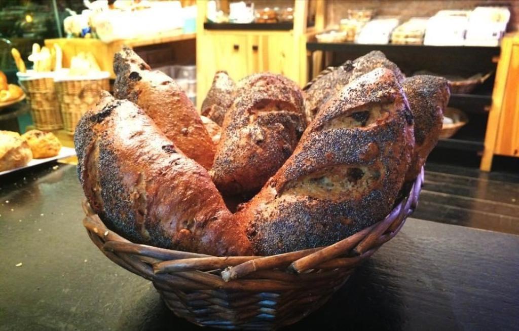 המוציא לחם המוציא לחם