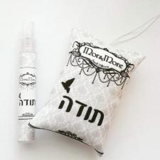 מור אנד מור