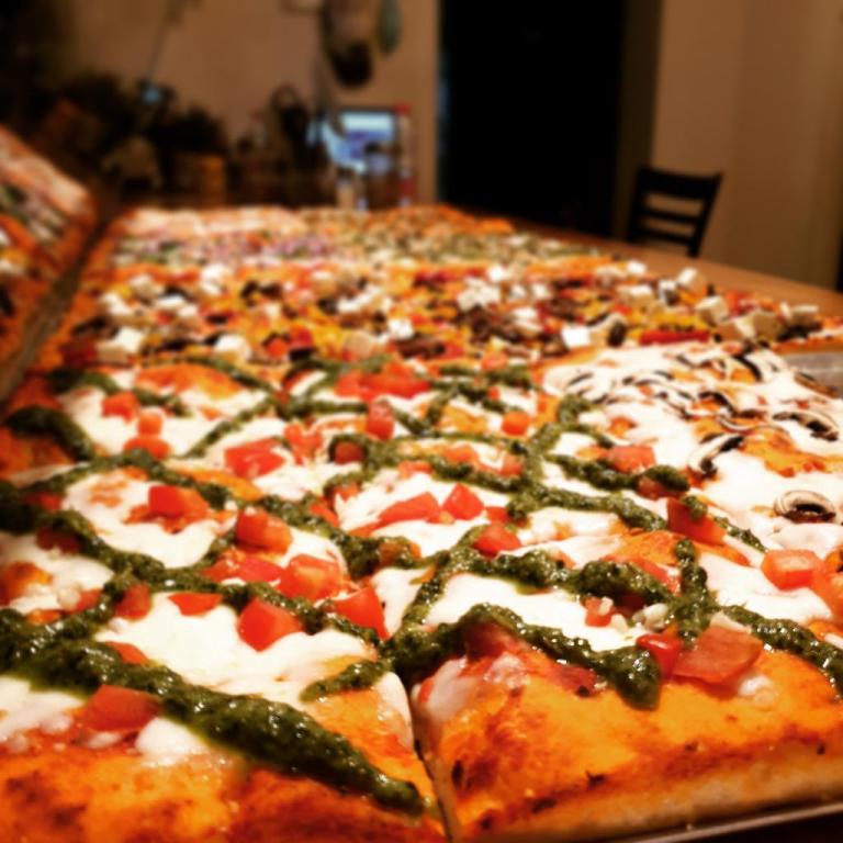 נאפוליה פיצה מרובעת נאפוליה פיצה מרובעת