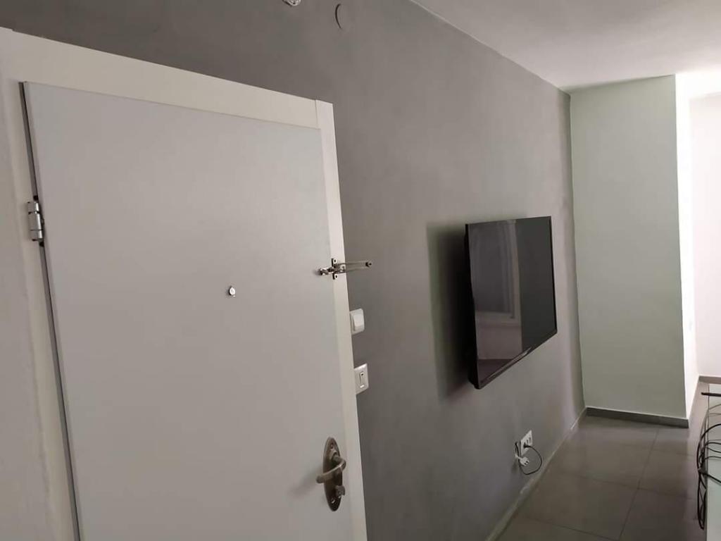 בית לבן בית לבן