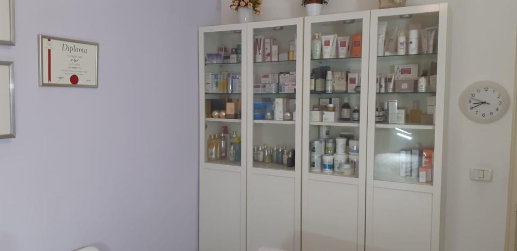 ליזט קוסמטיקאית ליזט קוסמטיקאית