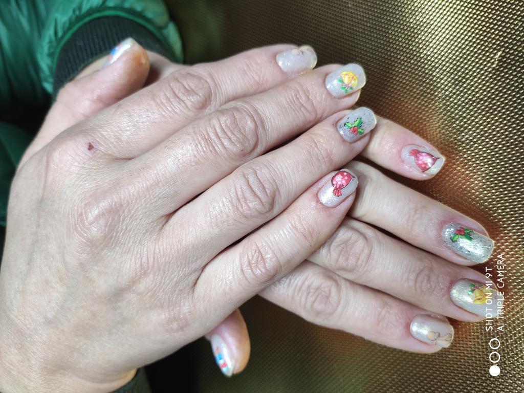 ליזה טיפוח ציפורניים ליזה טיפוח ציפורניים