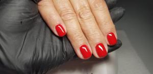 Mika nails ציפורניים
