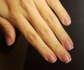 Mika nails ציפורניים