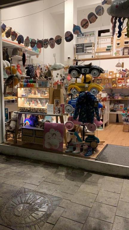 טומי לאב טומי לאב