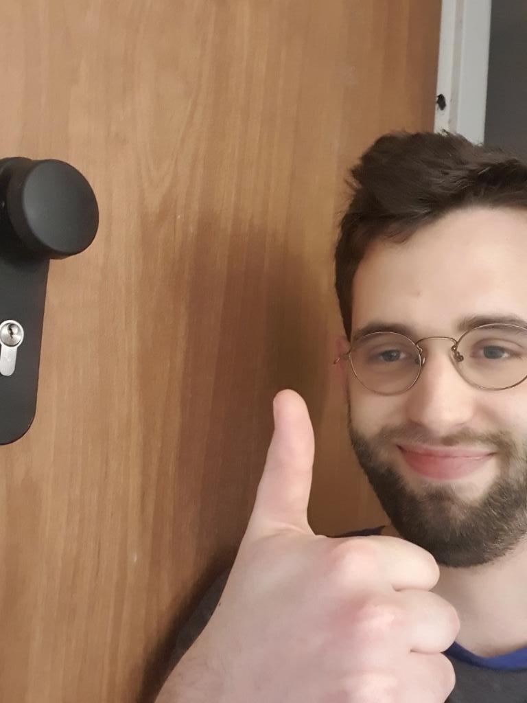 רוית המנעולנית רוית המנעולנית