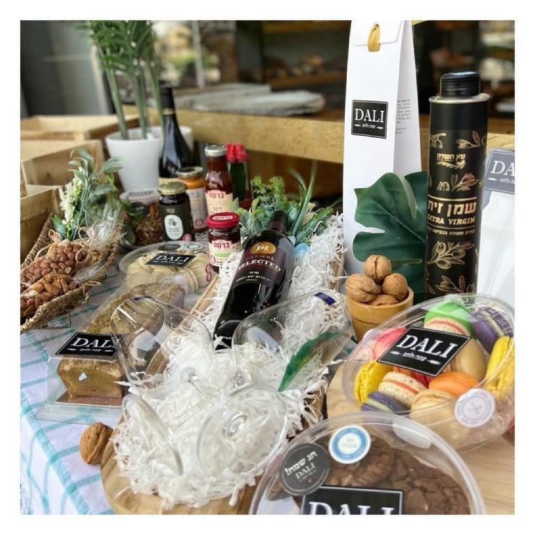 דאלי עוגה ולחם דאלי עוגה ולחם