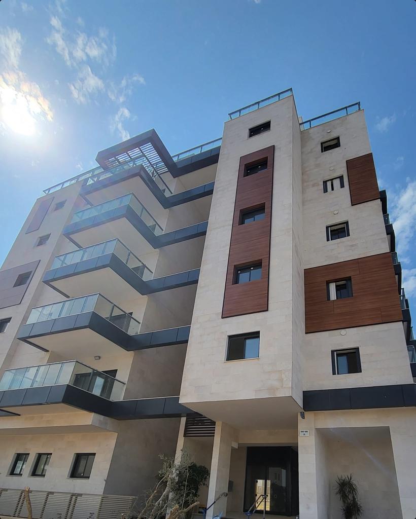 רוית פרחי סוכנת נדל"ן רוית פרחי סוכנת נדל"ן