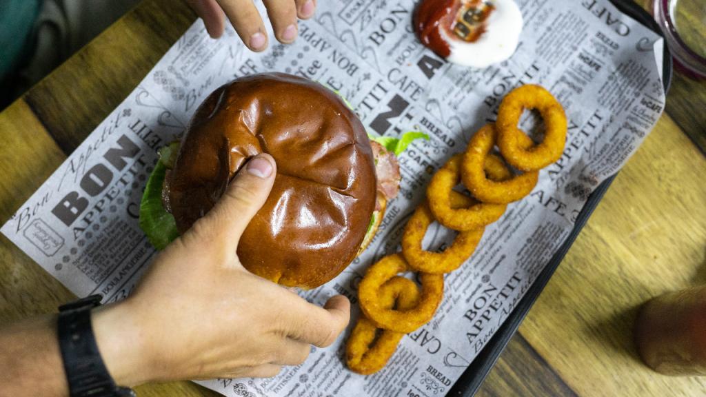 בורגר מאנץ' בורגר מאנץ'