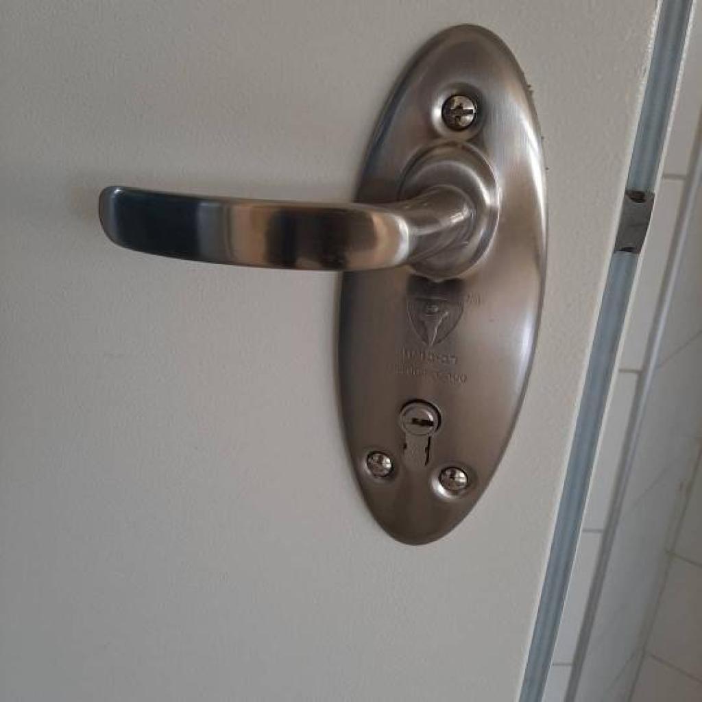 ברק לכל מנעול ודלת ברק לכל מנעול ודלת