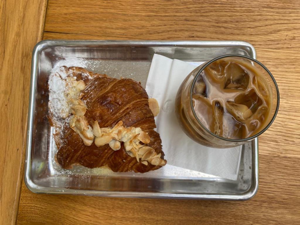 הסולם קפה אוכל אמנות הסולם קפה אוכל אמנות