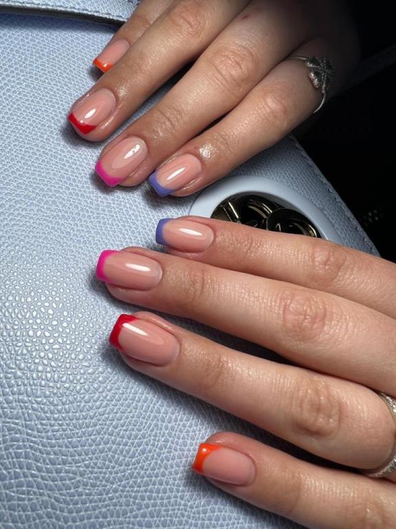 דשה ציפורניים וגבות דשה ציפורניים וגבות