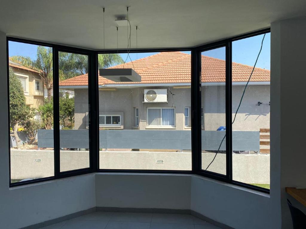 אלום גאבר אלום גאבר