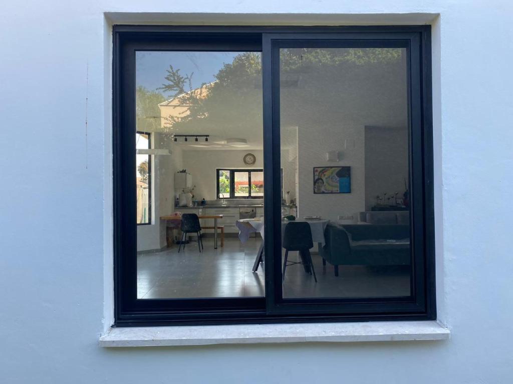 אלום גאבר אלום גאבר