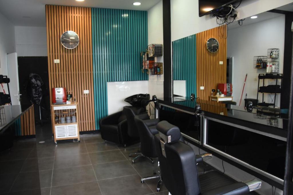 ראש אחר עיצוב שיער ראש אחר עיצוב שיער