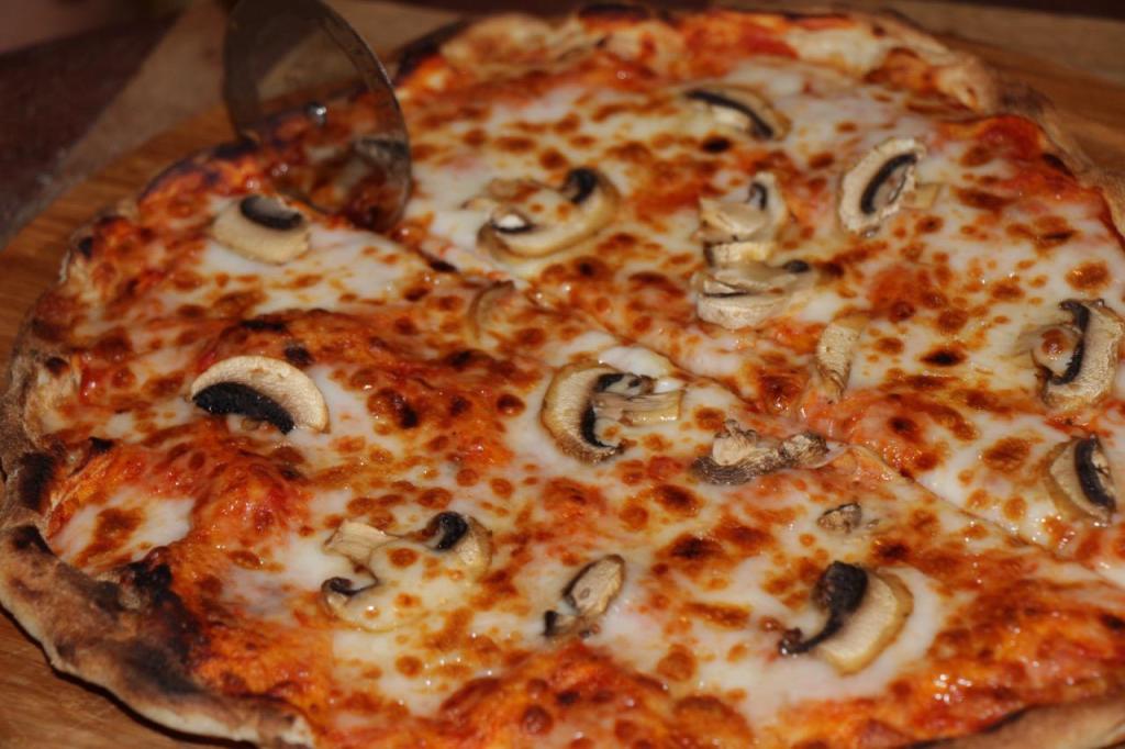 פיצה קרליטו פיצה קרליטו