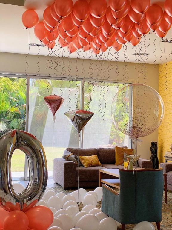 שחר בלונים שחר בלונים