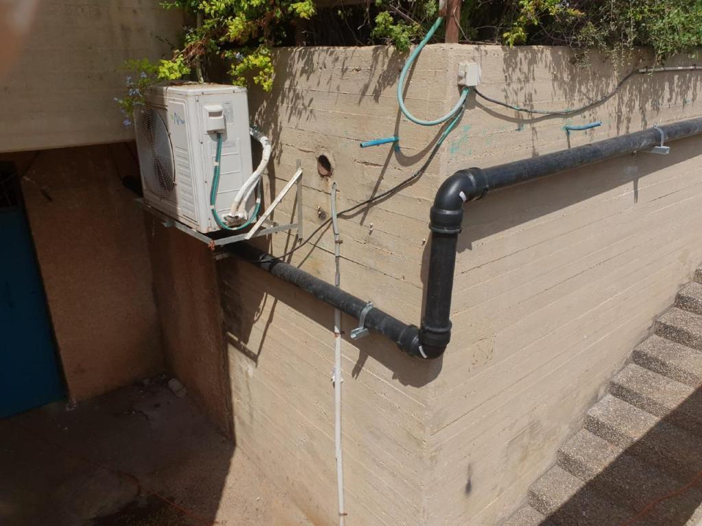 אילן לנקרי הנחת קווי מים אילן לנקרי הנחת קווי מים