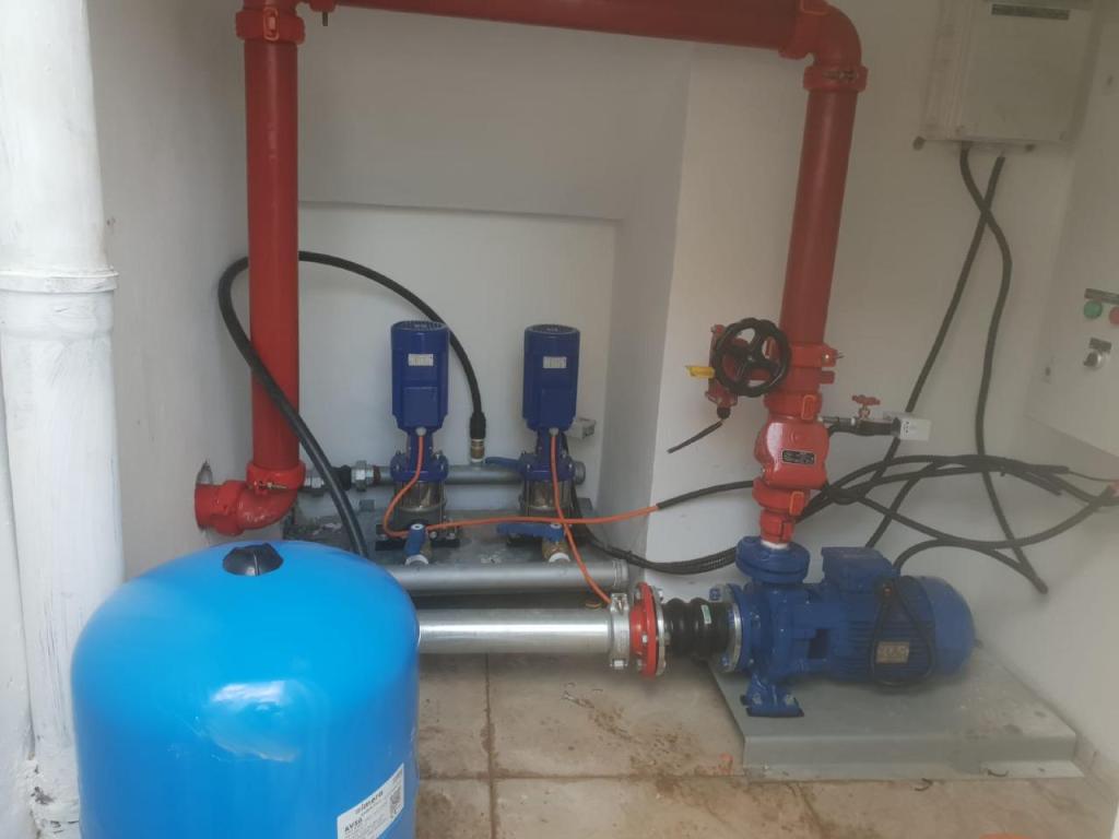 אילן לנקרי הנחת קווי מים אילן לנקרי הנחת קווי מים