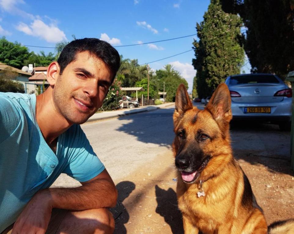 יותר מחבר יותר מחבר