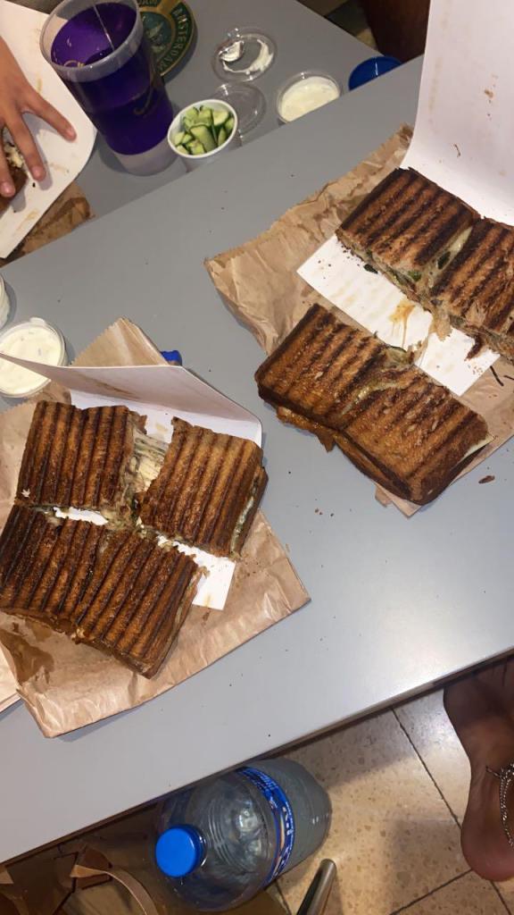 לאון טוסט לאון טוסט