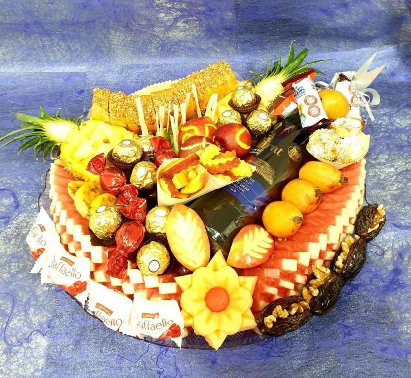 סיון עיצוב מגשי פירות סיון עיצוב מגשי פירות