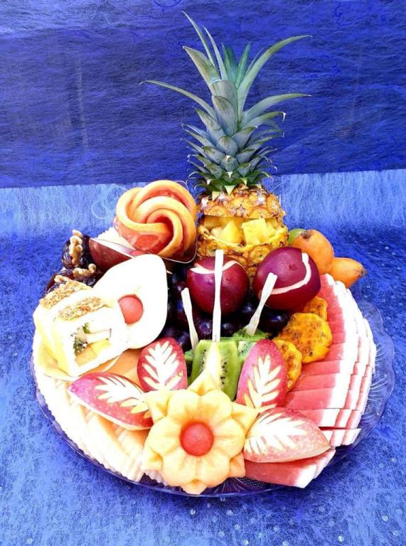 סיון עיצוב מגשי פירות סיון עיצוב מגשי פירות