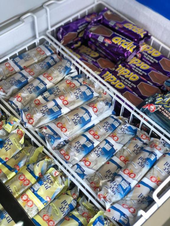 פרולי גלידות ומתוקים פרולי גלידות ומתוקים