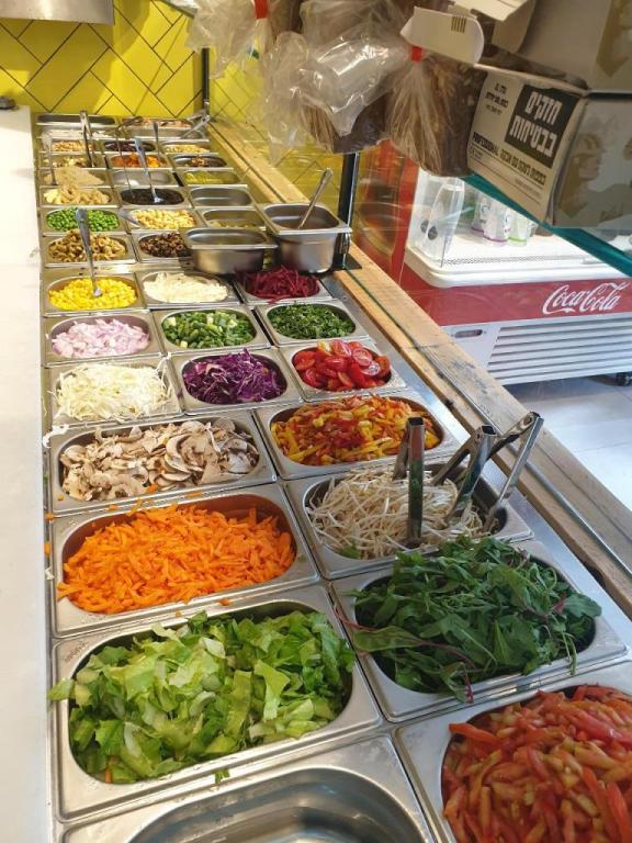 בלאק בר סלט בלאק בר סלט