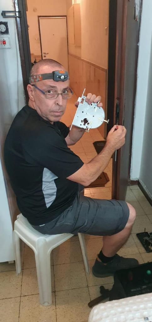 דודו המנעולן דודו המנעולן