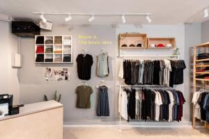 Blank Apparel IL