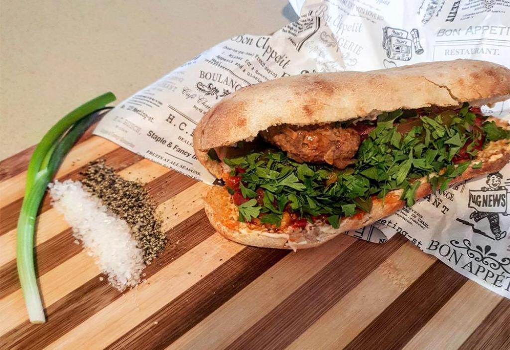 פיתנזון כל ביס חגיגה פיתנזון כל ביס חגיגה