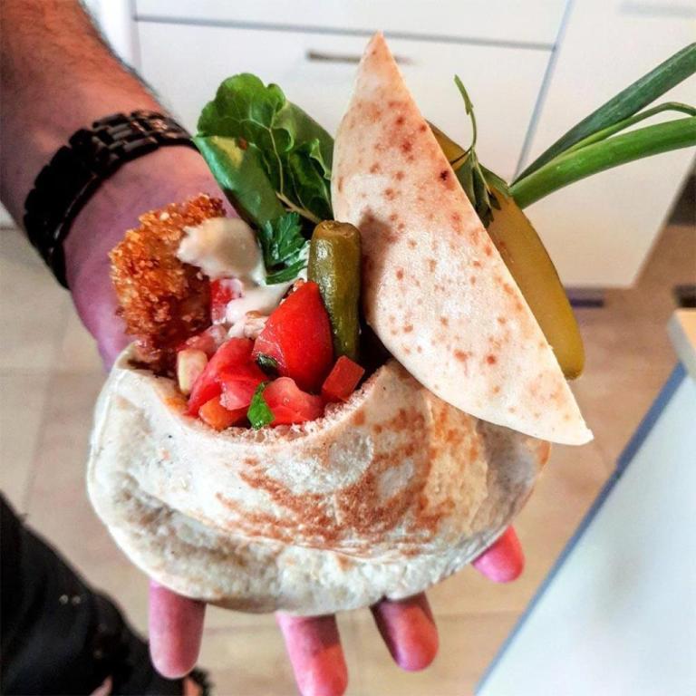 פיתנזון כל ביס חגיגה פיתנזון כל ביס חגיגה