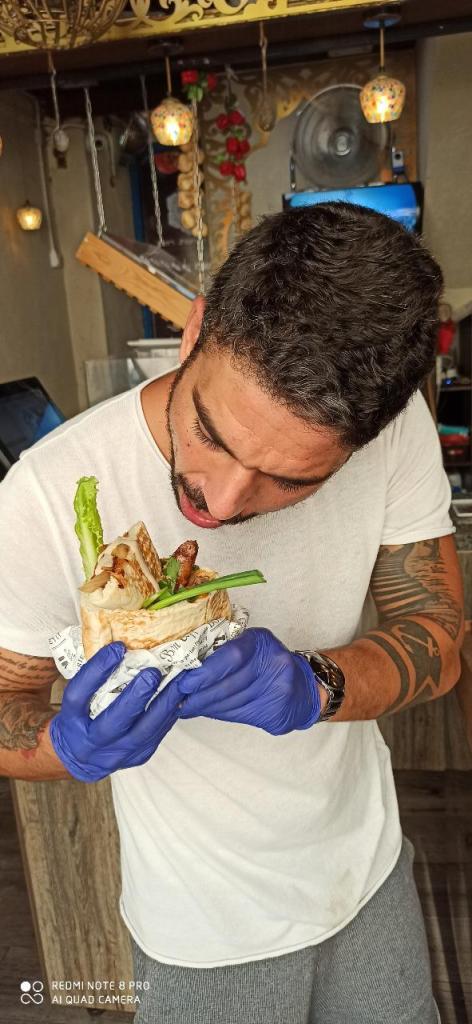 פיתנזון כל ביס חגיגה פיתנזון כל ביס חגיגה