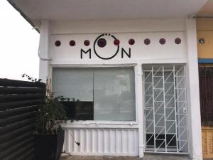 MOON TATT00 STUDIO
