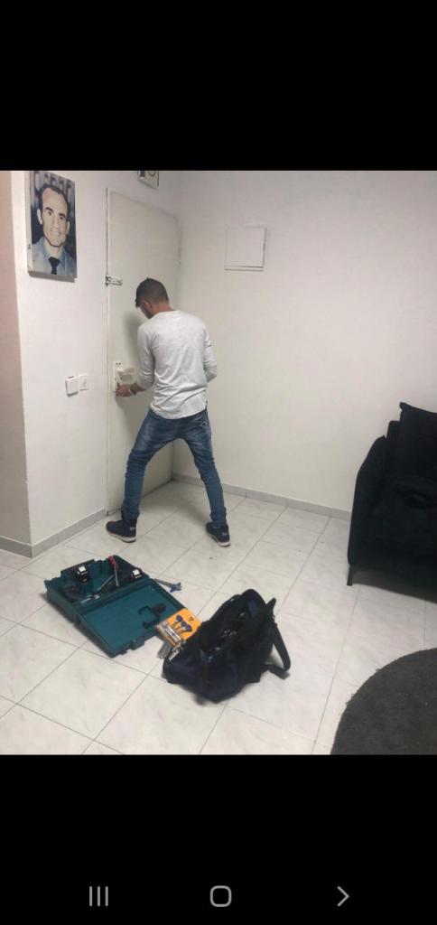 לירון המנעולן לירון המנעולן