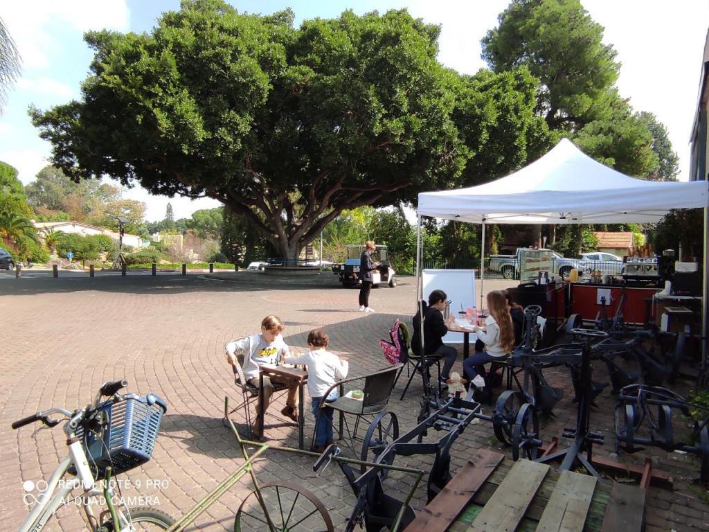 קפה בעיגול קפה בעיגול