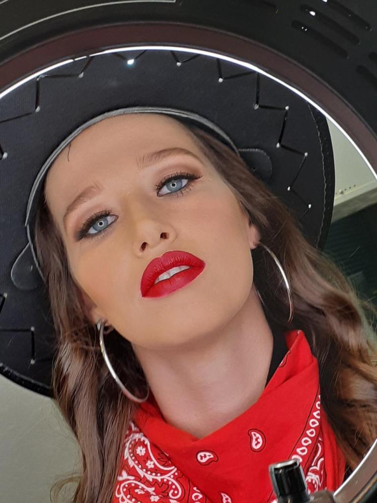 חגית ברום חגית ברום