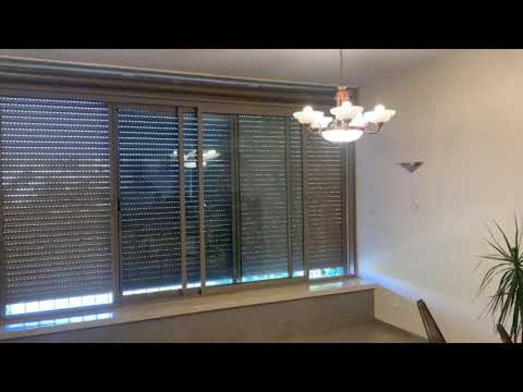 תריסי מלכה תריסי מלכה