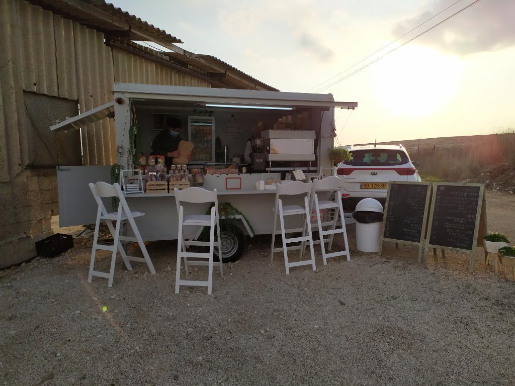 קארינה עגלת קפה קארינה עגלת קפה