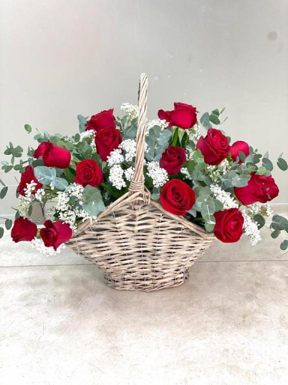 זר בעיר זר בעיר