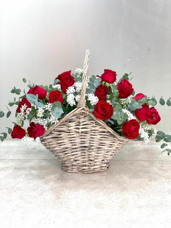 זר בעיר זר בעיר