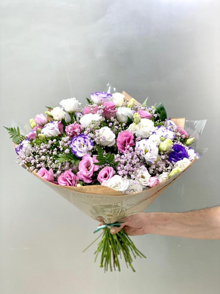 זר בעיר זר בעיר