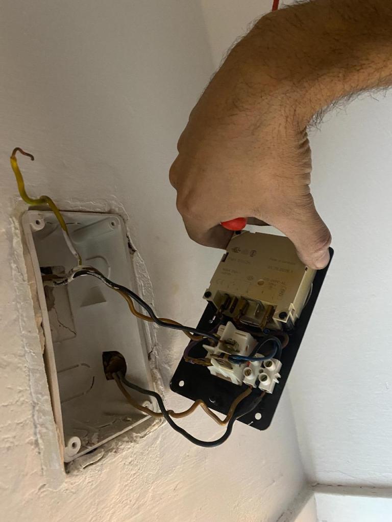 גל טכנאי מחשבים גל טכנאי מחשבים