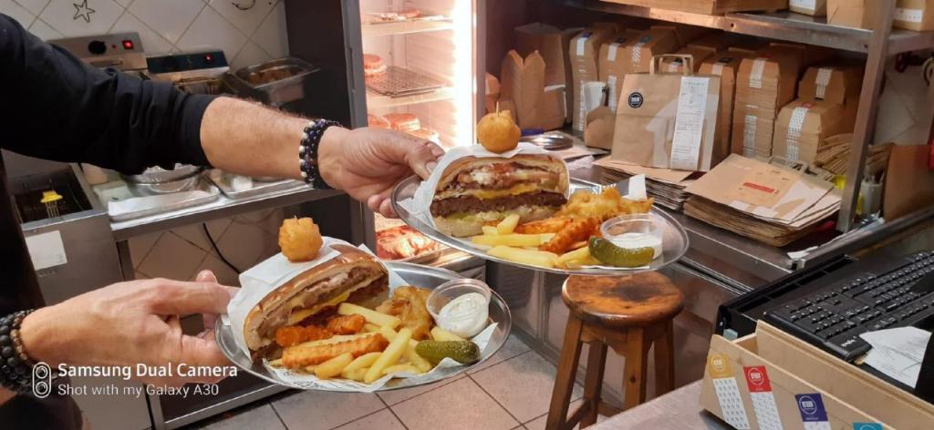 ביירון בורגר בר ביירון בורגר בר